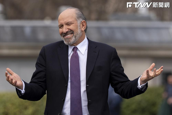 优配股 美国商务部长：之前对中国封锁力度不够 导致中国从ASML手中囤积了大量制造设备 他们正在扩充成熟芯片的产能